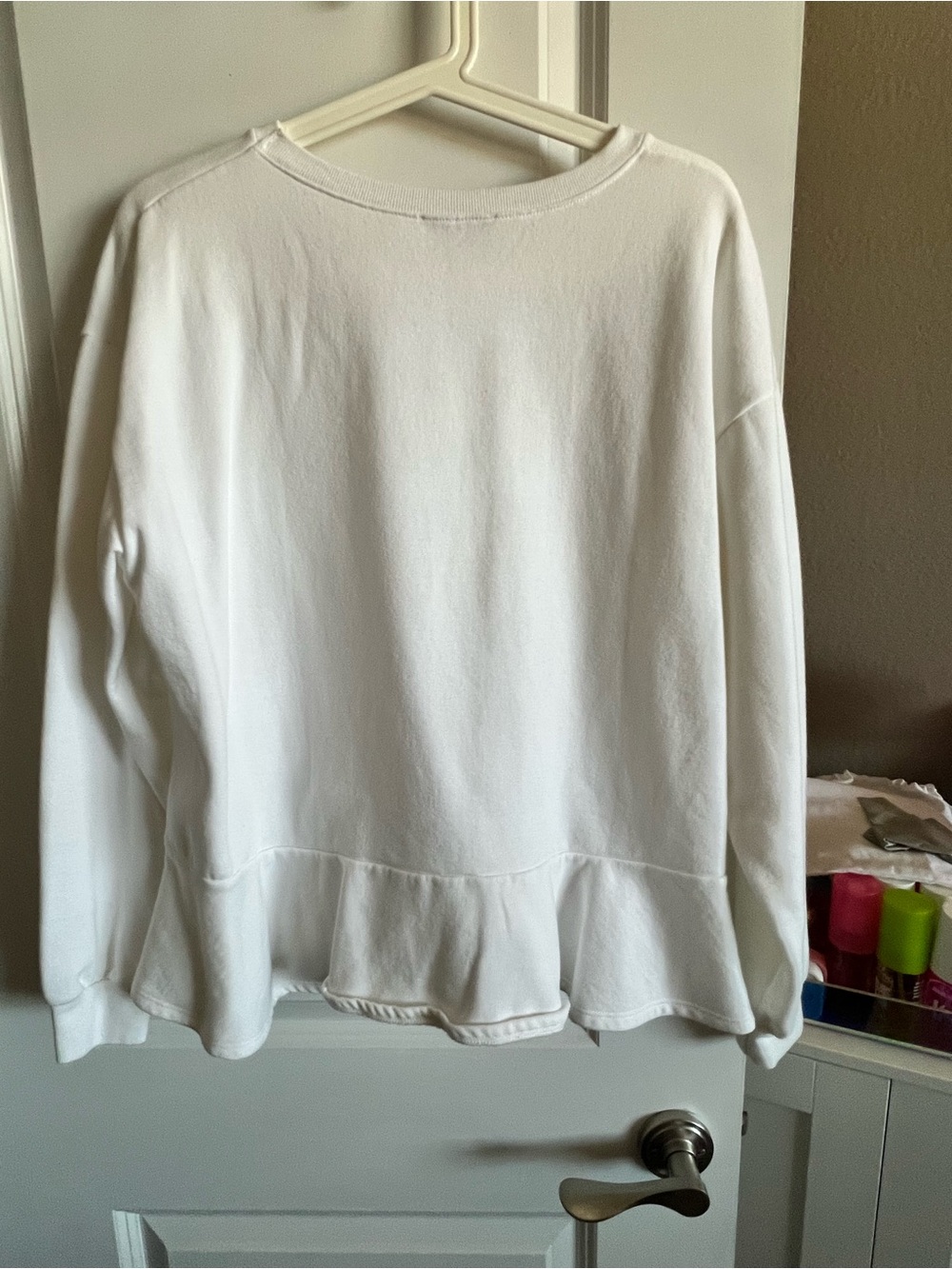 Zara White Crewneck Sweatshirt with Ribbed Trim